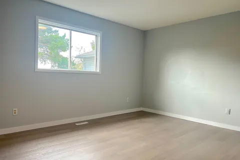 16 Cunningham Drive, ON L4N 8L3