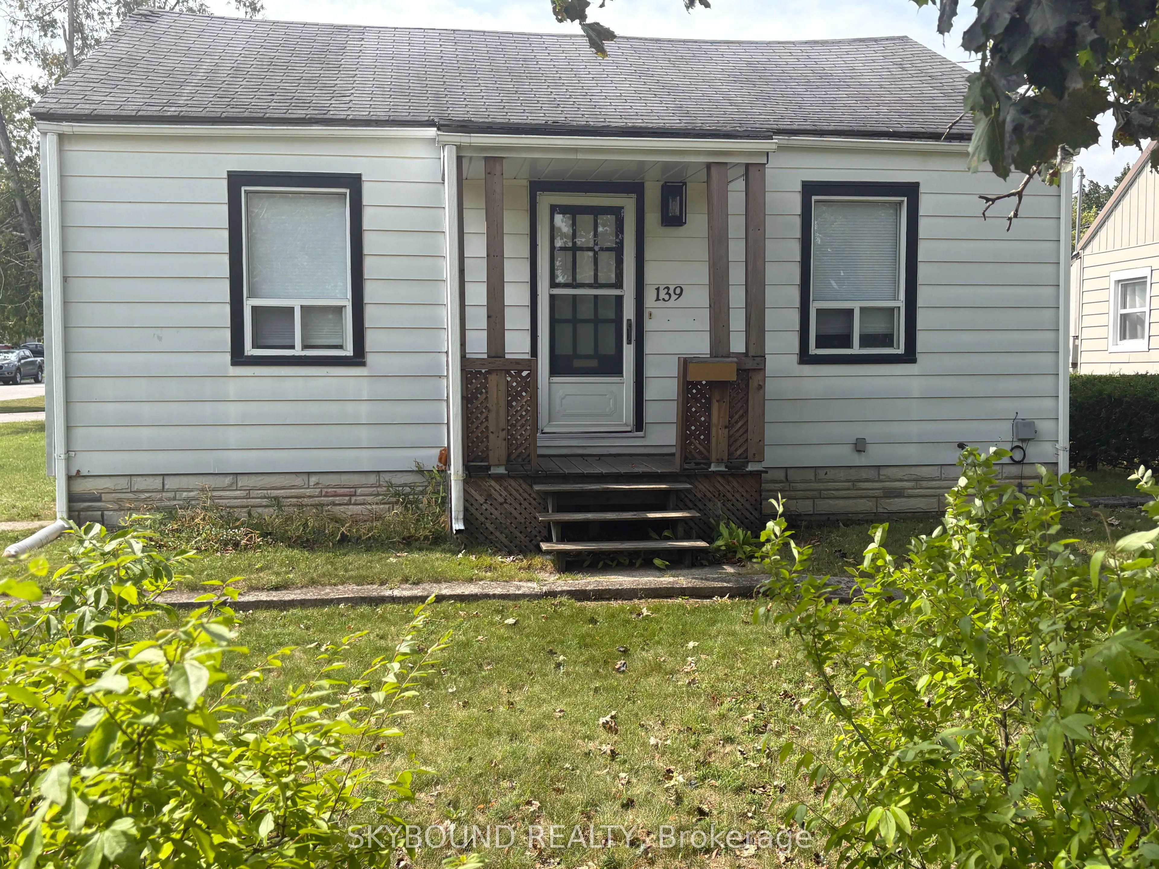 139 Memorial Avenue Avenue, ON L3V 5X1