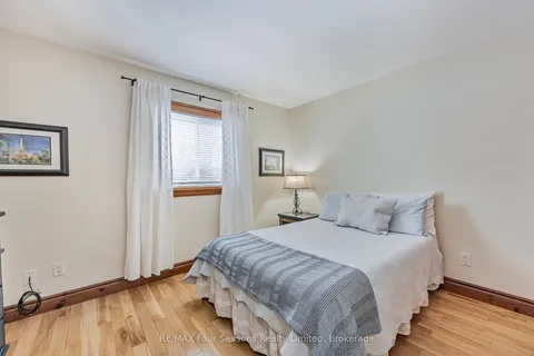 3 Sydenham Trail, ON L0M 1H0