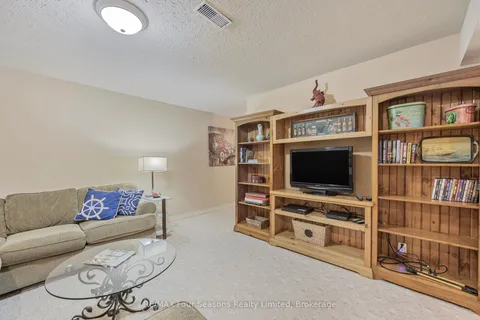 3 Sydenham Trail, ON L0M 1H0