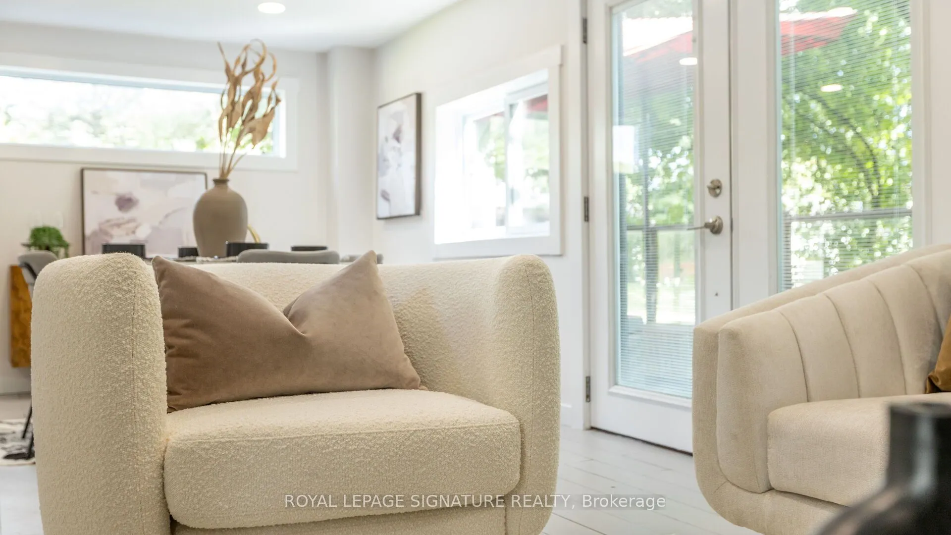 160 Duckworth Street, ON L4M 3W4