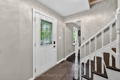 6 Bayside Road, ON L9M 0H8