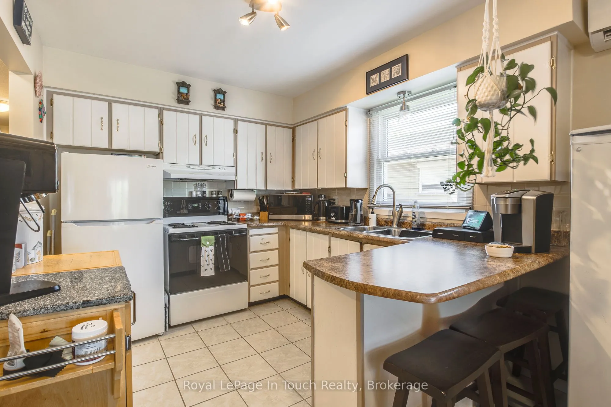 206 Lindsay Street, ON L4R 2T9