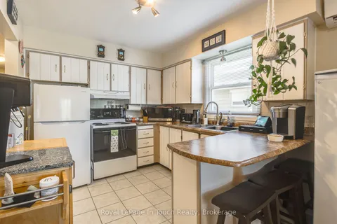 206 Lindsay Street, ON L4R 2T9