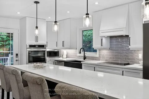 135 Huronwoods Drive, ON L0K 1E0