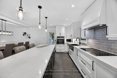 135 Huronwoods Drive, ON L0K 1E0