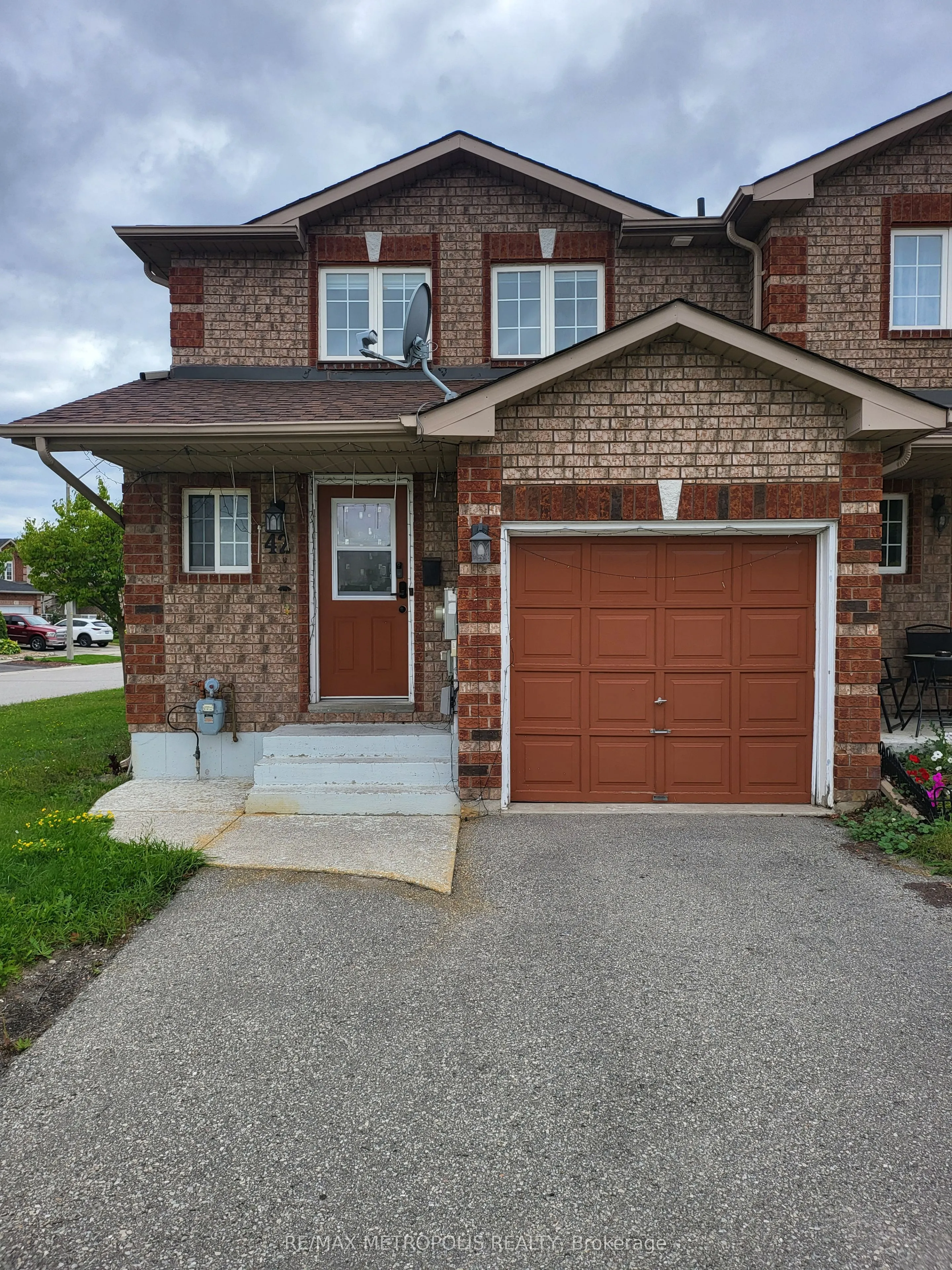 42 Larkin Drive, ON L4M 7B2
