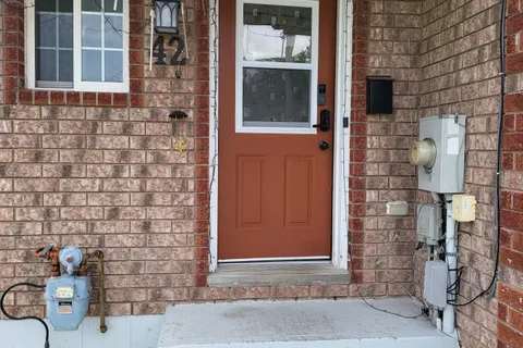 42 Larkin Drive, ON L4M 7B2