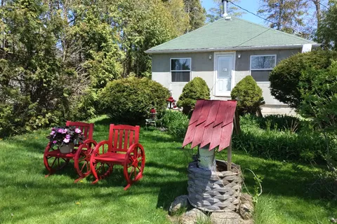 2323 Lakeshore Drive, ON L0K 1B0