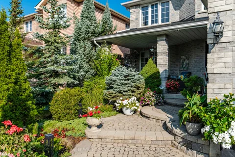 136 Birchwood Drive, ON L4M 6Y1