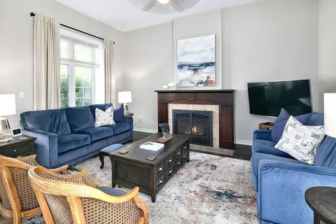 12 Georgian Meadows Drive, ON L9Y 5G9