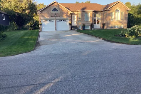 11 Club Court, ON L9Z 1J8