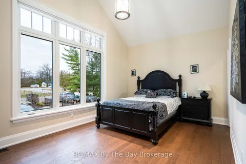 18 Edgewater Road, ON L9Z 2W3