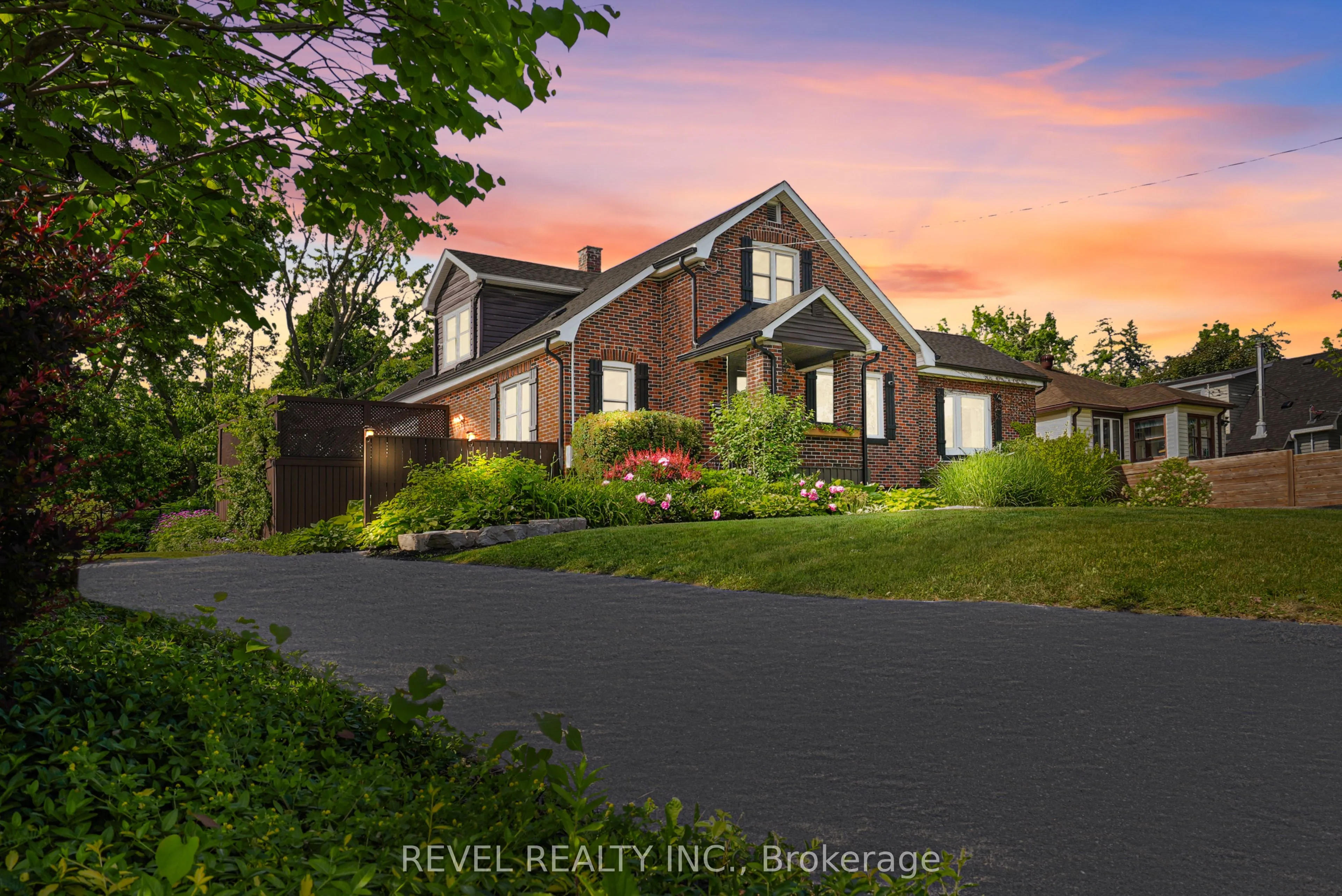 36 Dalton Street, ON L4N 1M3