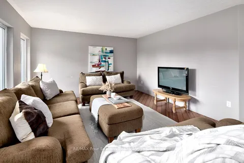 98 GEORGE Street, ON L0M 1G0