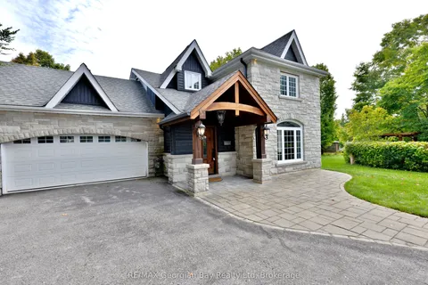 105 Duckworth Street, ON L4M 3V9