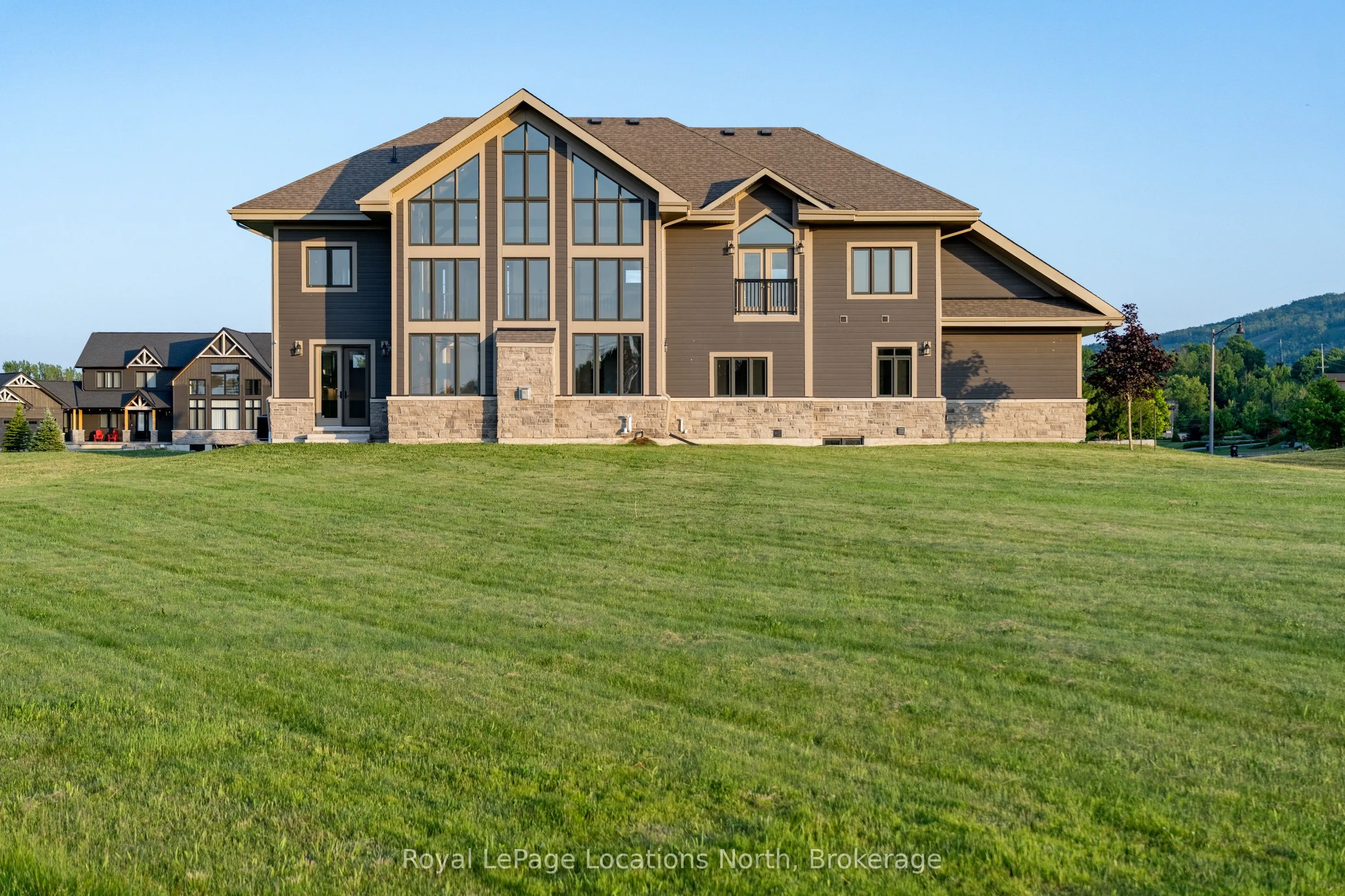 11 WINDROSE VALLEY Boulevard, ON L9Y 0K2