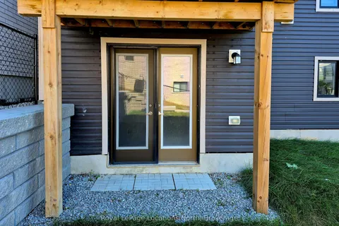 37 Federica Crescent, ON L9Z 0N5