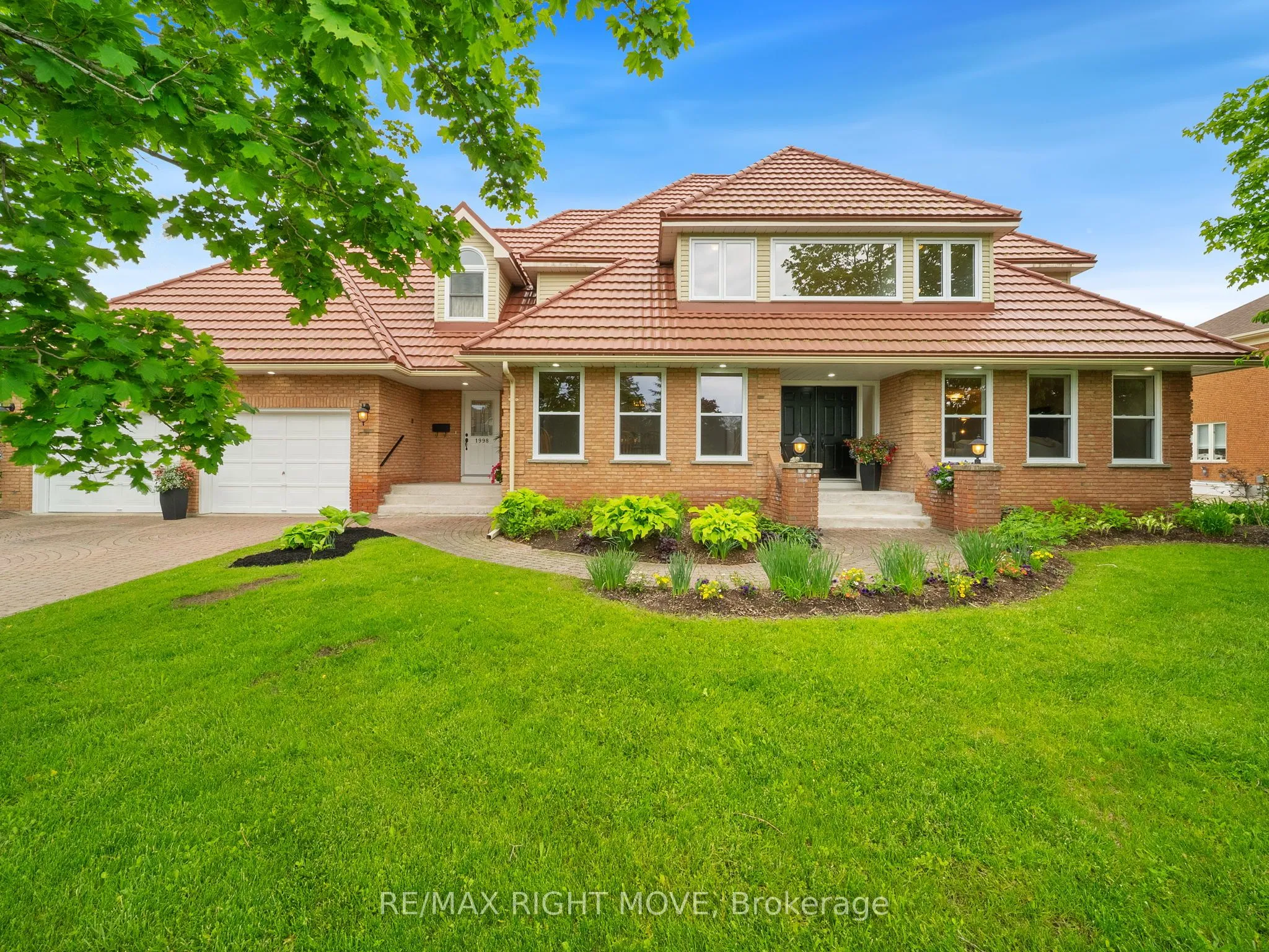 1998 Voyageur Circle, ON L3V 7L3