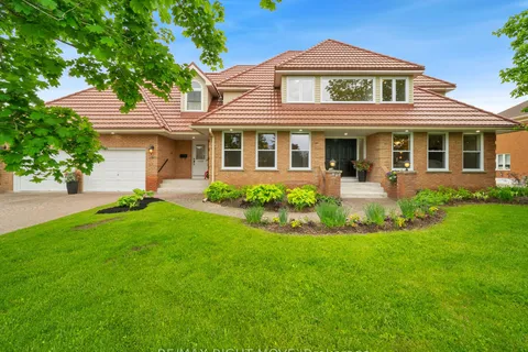 1998 Voyageur Circle, ON L3V 7L3