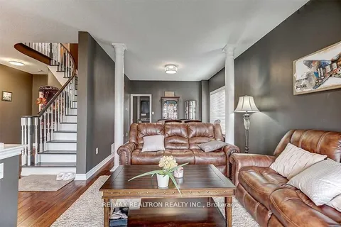 416 Mapleton Avenue, ON L4N 0Z9