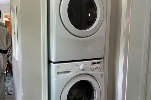 7696 South River Road, ON L0K 2B0