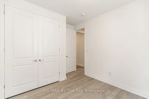 3 ROSANNE Circle, ON L9Z 0N4