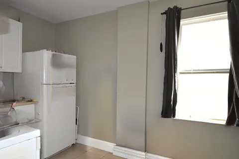 75 High Street, ON L4N 1W5