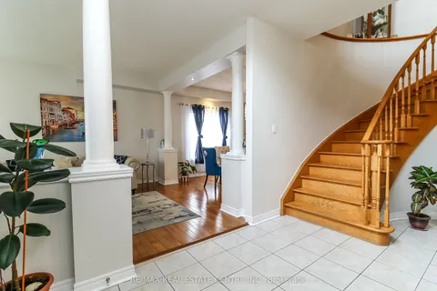 1 Sandringham Drive, ON L4N 0J9