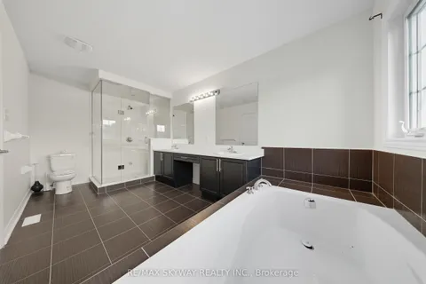 56 Tracey Lane, ON L9Y 3L7