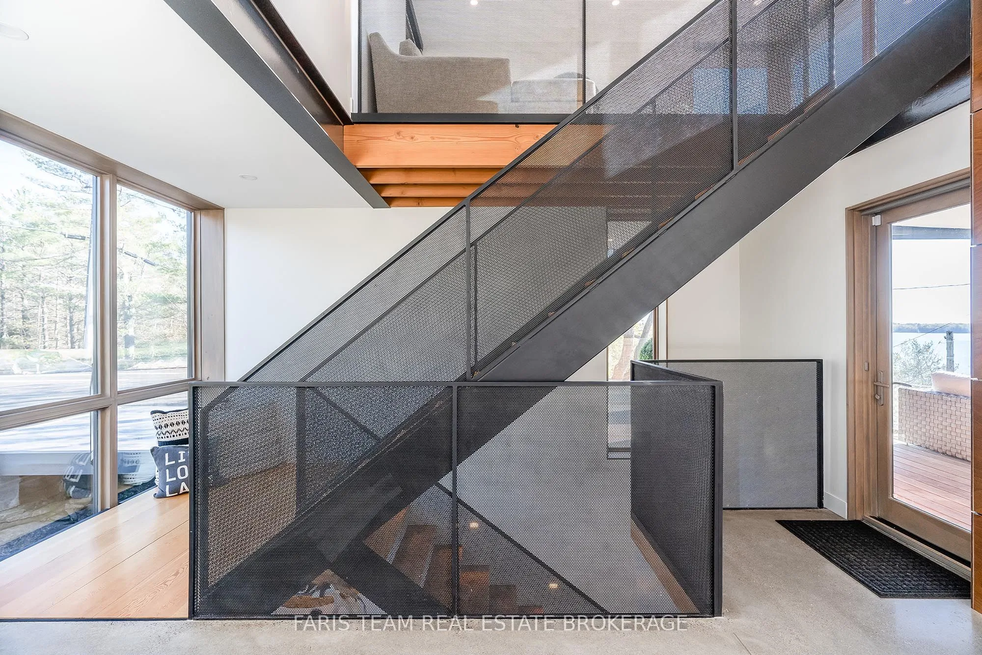 3886 East Shore Road, ON L0K 1E0