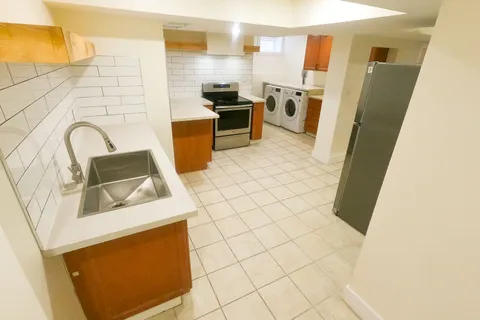 47 LAKE Crescent, ON L4N 6A7