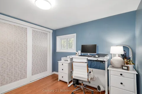 42 NIAGARA Street, ON L9Y 3X2