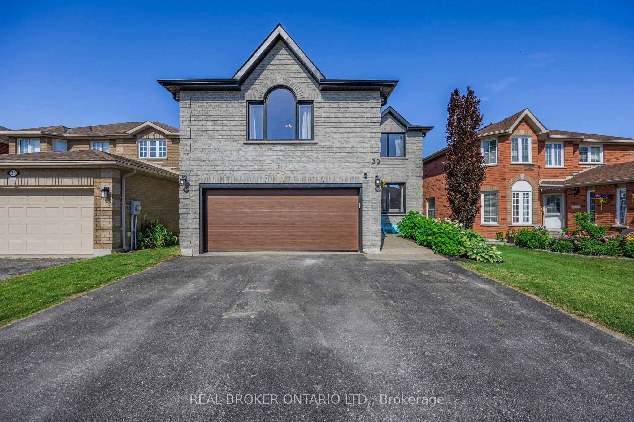 32 BLACK WILLOW Drive, ON L4N 9M1
