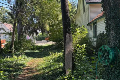 304 Saint Paul Street, ON L9Y 3P7