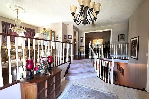 28 Cranberry Heights, ON L9Z 1M9