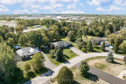 24 Parr Boulevard, ON L0M 1T2