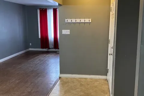 35 Daphne Crescent, ON L4M 2Y7