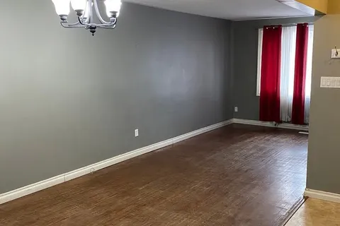 35 Daphne Crescent, ON L4M 2Y7