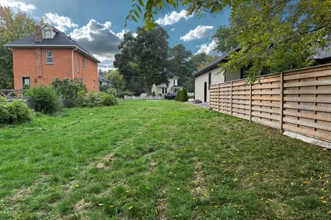 299 Beech Street, ON L9Y 2T7