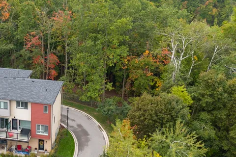 369 Essa Road, ON L4N 9C8