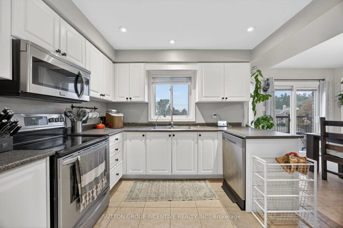 4 Dunnett Drive, ON L4N 0H8