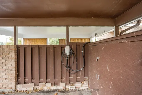 34 LAMPMAN Lane, ON L4N 5B1