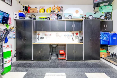 389 High Street, ON L3V 4X6