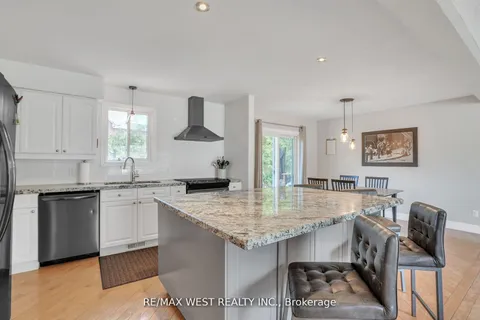 279 Sunnidale Road, ON L9Z 2T4