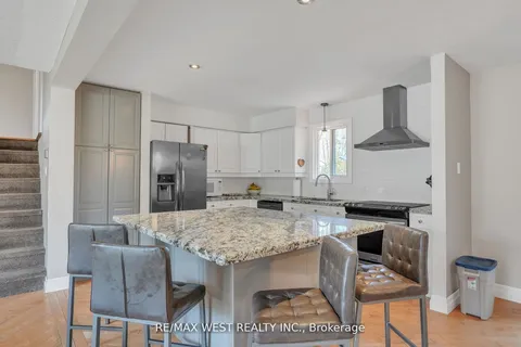 279 Sunnidale Road, ON L9Z 2T4