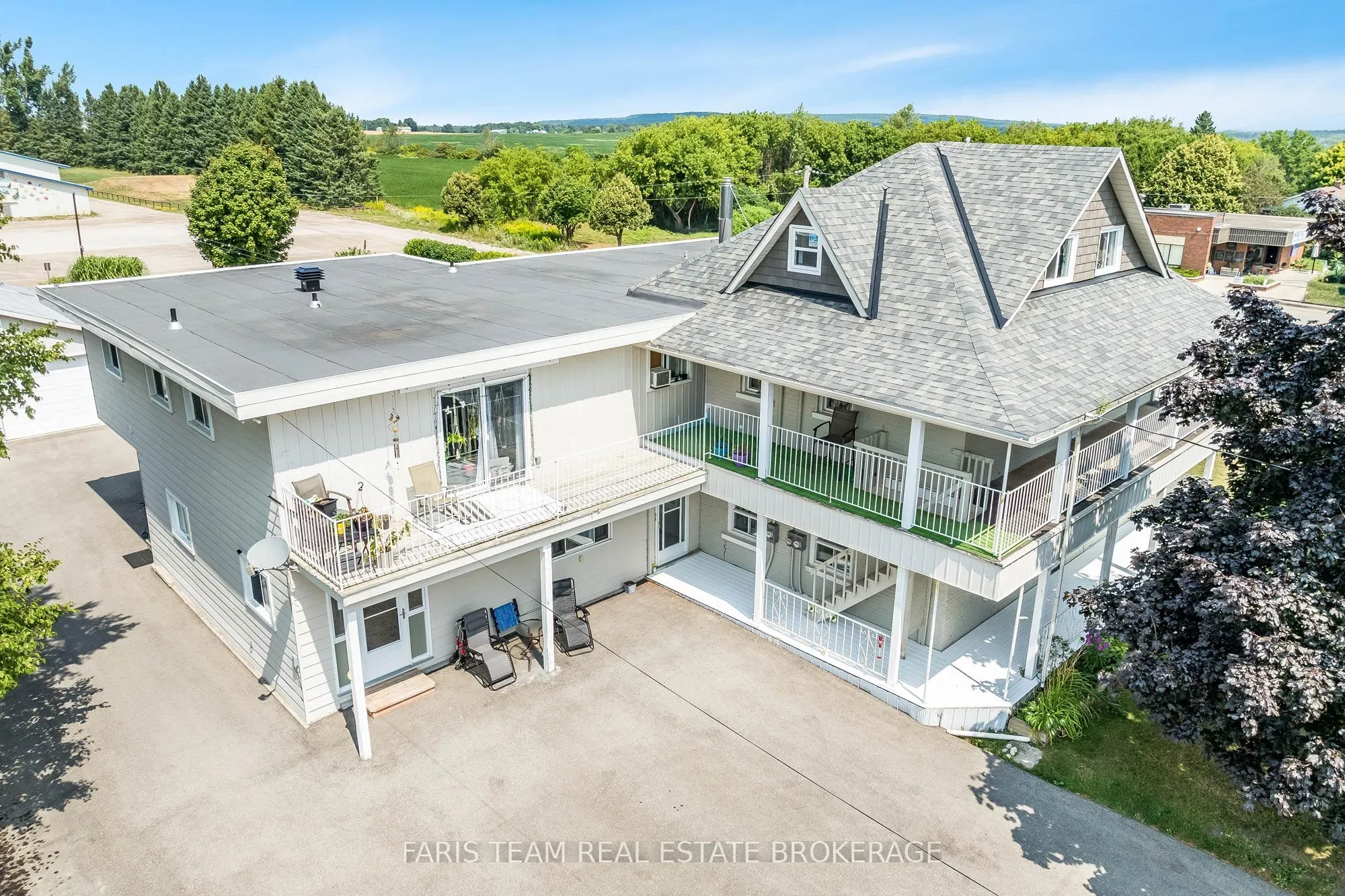 346 Lafontaine Road, ON L9M 0H1