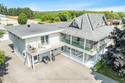 346 Lafontaine Road, ON L9M 0H1