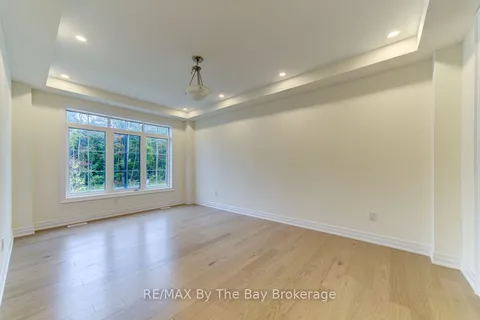 186 Mapleside Drive, ON L9Z 0L4