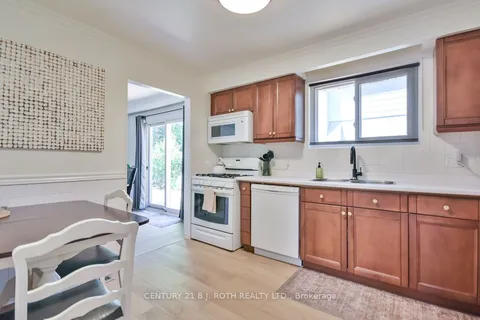 32 Lonsdale Place, ON L4M 4J1